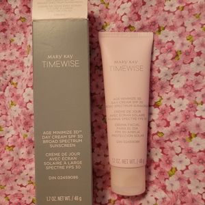 LAST ONE. New In Box Mary Kay TimeWise Age Minimize 3D Day Cream SPF 30.